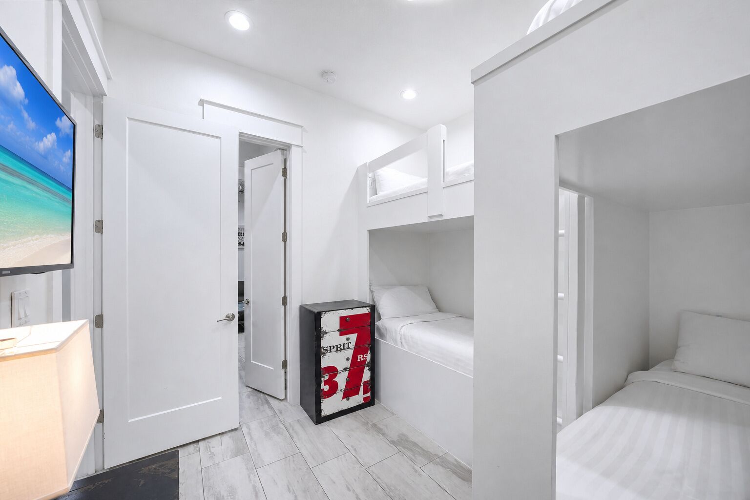 5 chambres, fer et planche à repasser, Wi-Fi gratuit, draps fournis