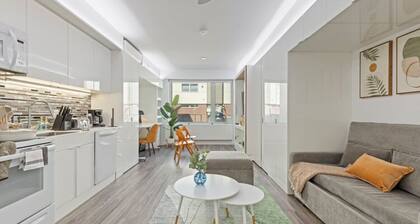 Modern Loft | Rooftop | Free Parking | Near CCF