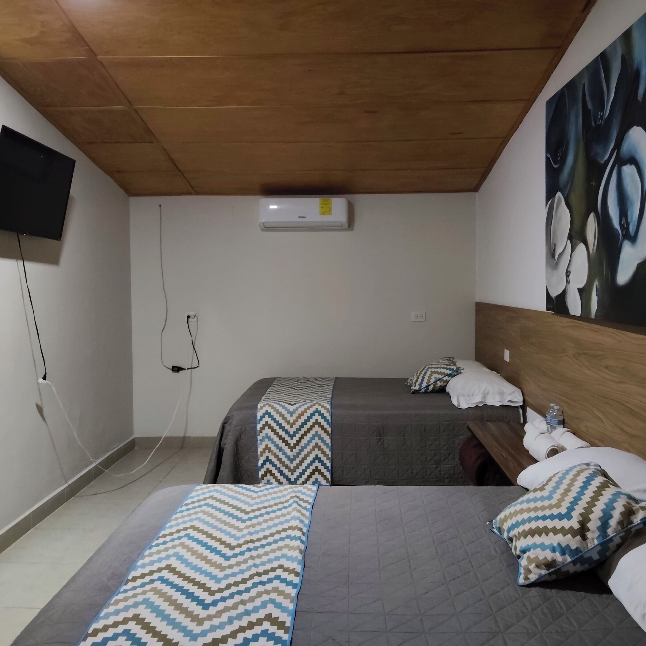 Habitación doble familiar, para no fumadores, vista a la montaña | Ropa de cama de alta calidad, edredón, wifi gratis y ropa de cama 