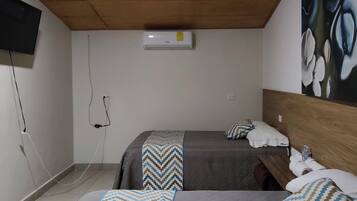 Habitación doble familiar, para no fumadores, vista a la montaña | Ropa de cama de alta calidad, edredón, wifi gratis y ropa de cama