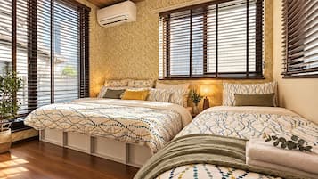 5 bedrooms, desk, iron/ironing board, travel crib