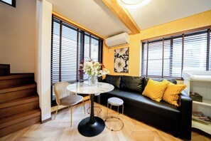 Dining - Vrbo Property (恵比寿2丁目)