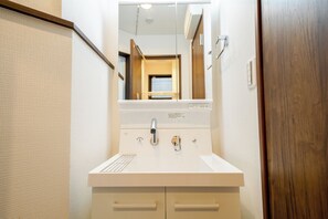 Bathroom - Vrbo Property (恵比寿2丁目)