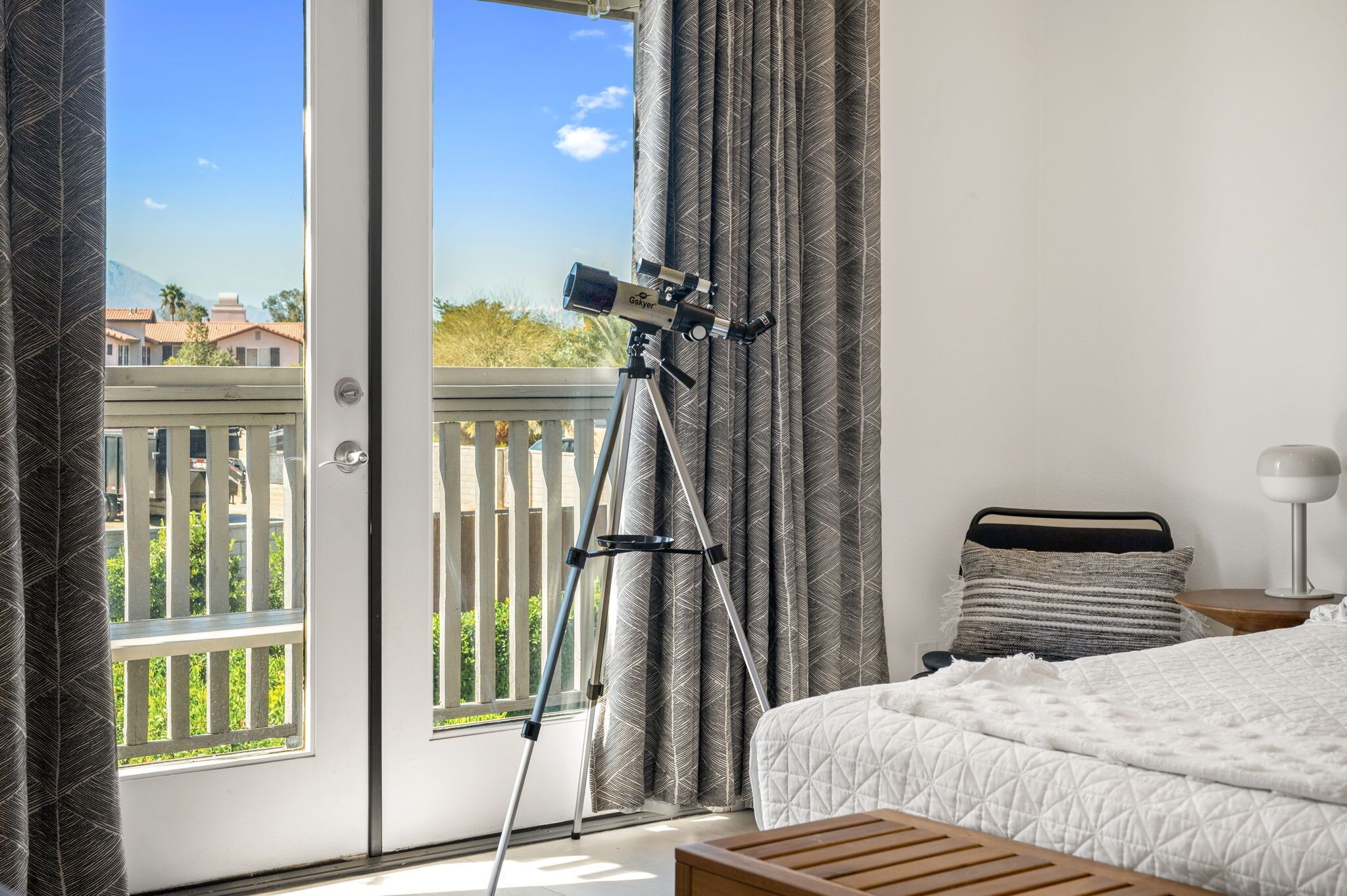 4 Schlafzimmer, Schreibtisch, Bügeleisen/Bügelbrett, Reisekinderbett
