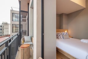 Superior Studio, Balcony, City View | Premium bedding, in-room safe, desk, laptop workspace - Myla Magnolia (Ciudad de México)