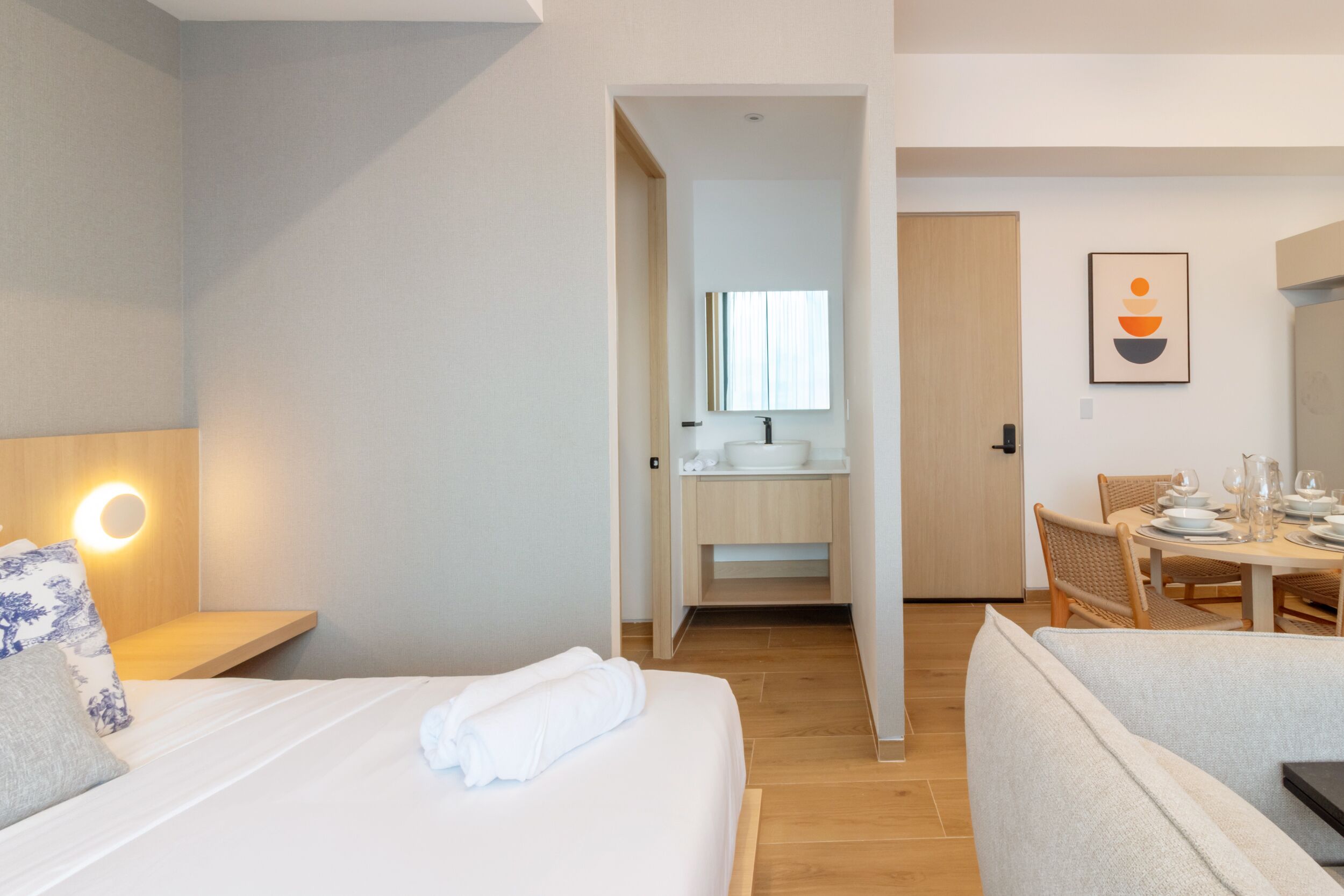 Superior Studio, Balcony, City View | Premium bedding, in-room safe, desk, laptop workspace