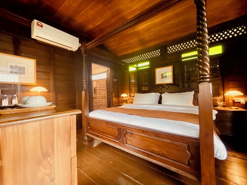 Landmark Cenang - A Beautiful Traditional Malaysian Chalet