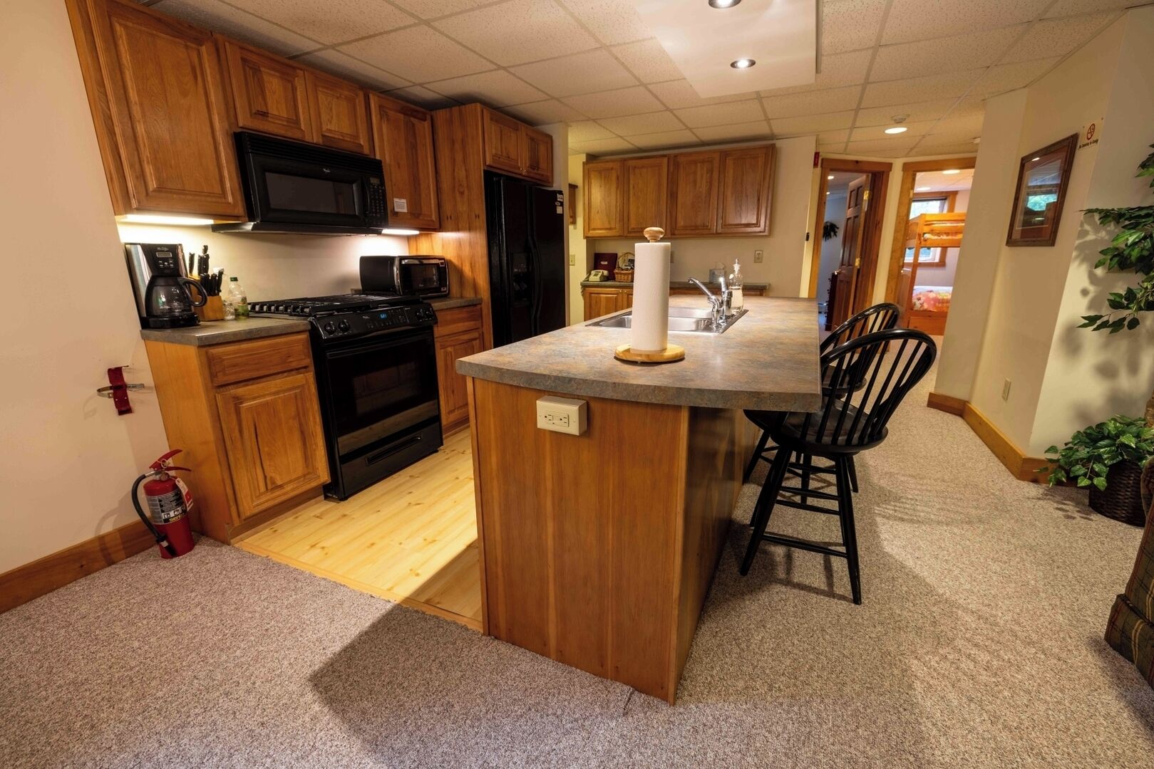 Coffee/tea maker, fridge, microwave, oven