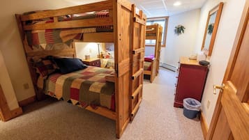 4 bedrooms, WiFi, bed sheets