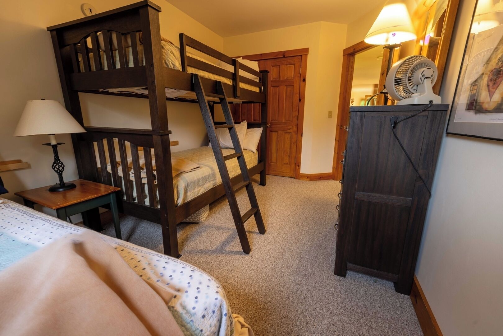 4 bedrooms, WiFi, bed sheets
