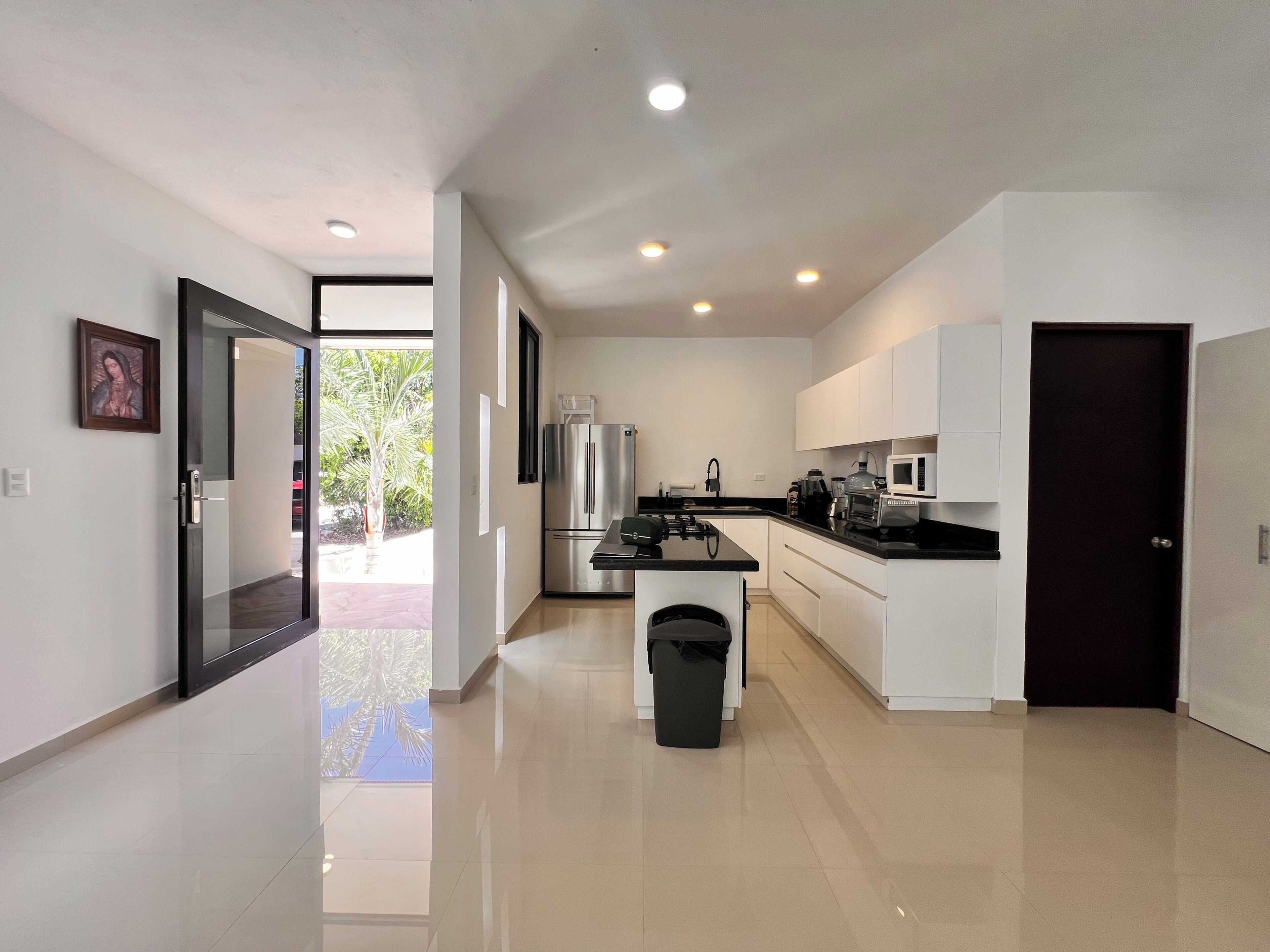 Coffee/tea maker, microwave, oven, toaster