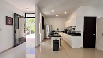 Coffee/tea maker, microwave, oven, toaster
