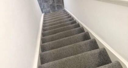 4 Bedroom House Sleeps 8 - Pets Ok - Free Parking