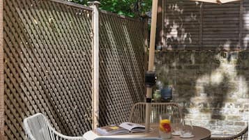 Appartamento, patio | Ristorazione all'aperto
