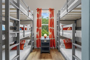 Room - NEW Disney Lodge | Hot Tub • Bunk Slide • Near SDC (Branson)