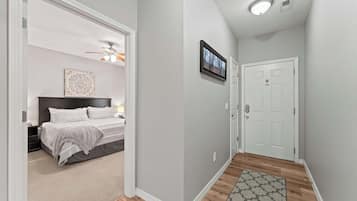 3 bedrooms, iron/ironing board, WiFi (free), bed sheets