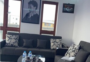 TV - Apartment Sleeps 6 with nice area (London)