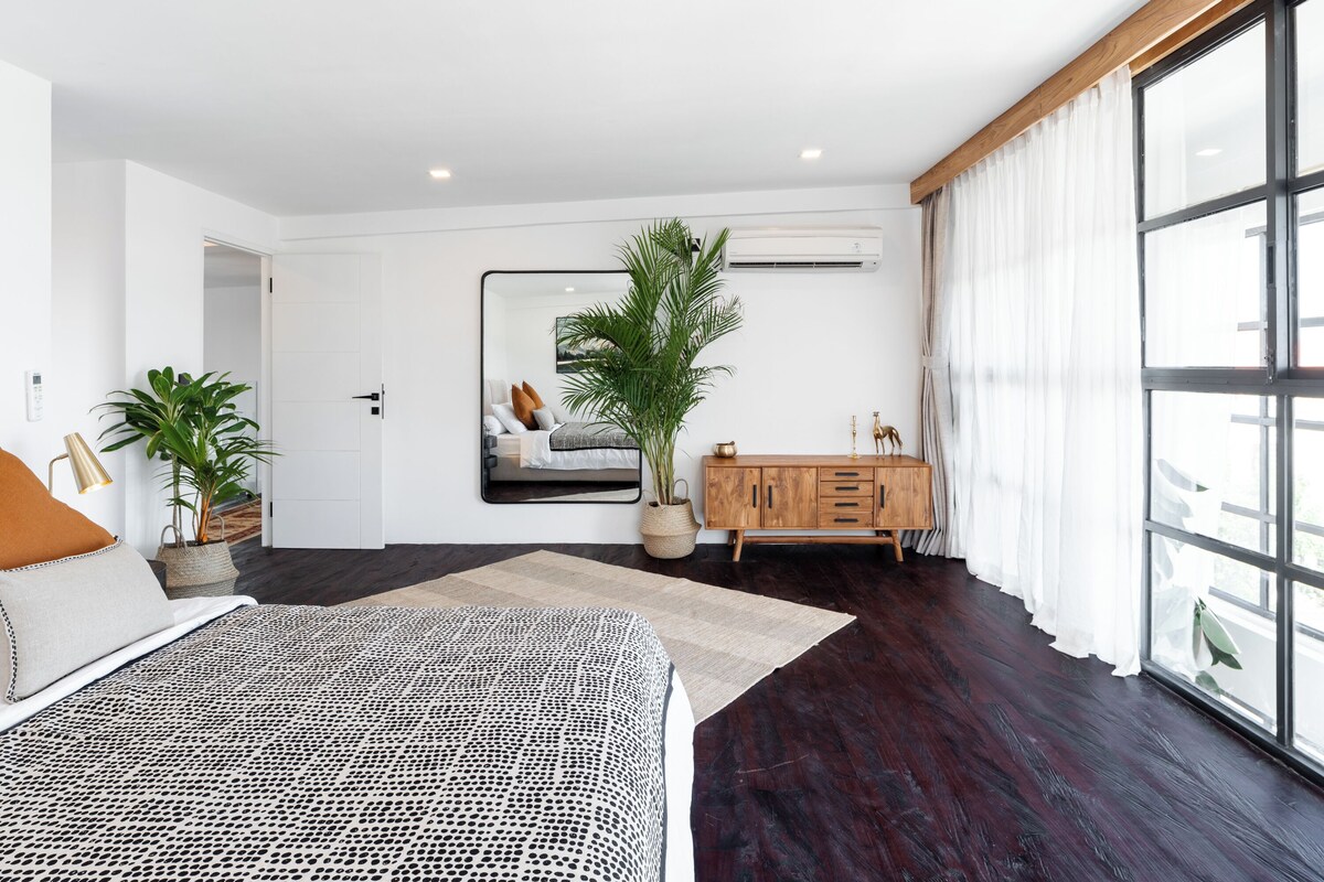 Penthouse, Stadtblick | Laptopgeeigneter Arbeitsplatz, kostenloses WLAN, Bettwäsche
