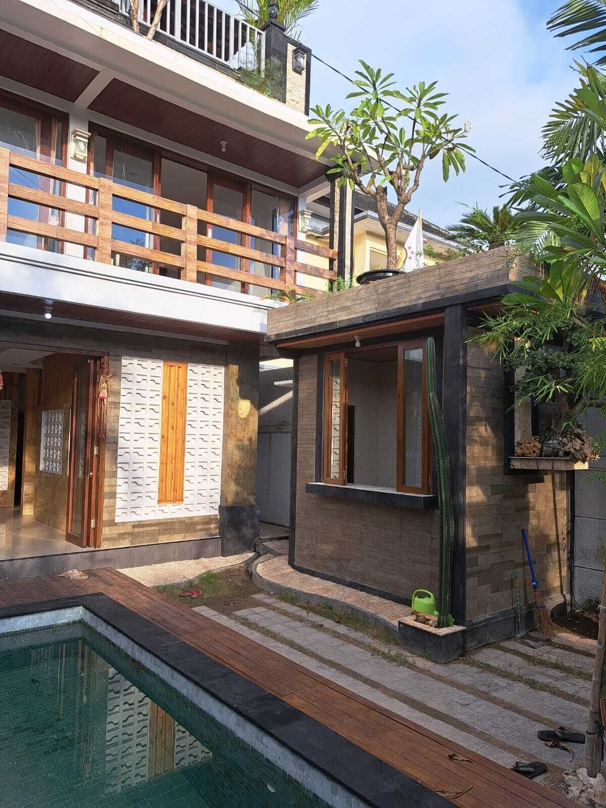 6 indoor pools