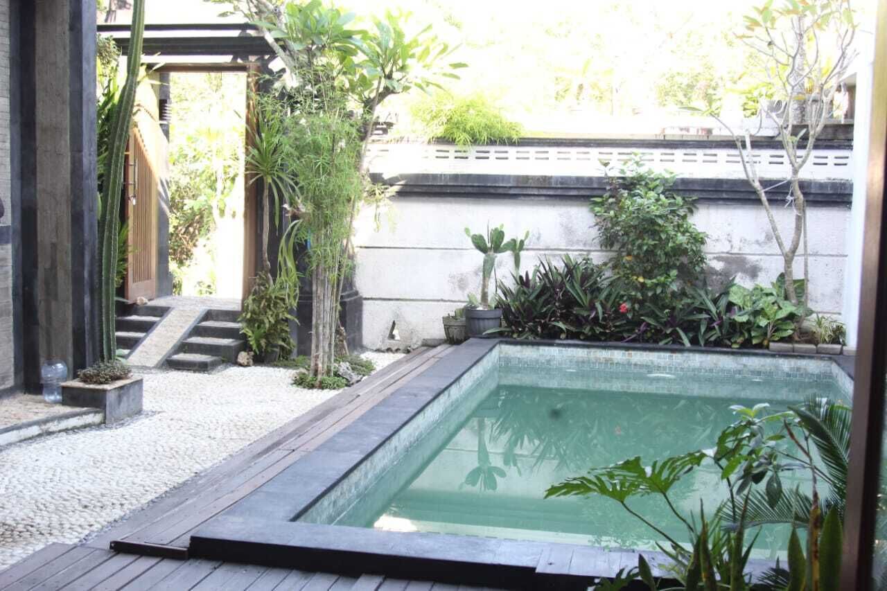 6 indoor pools