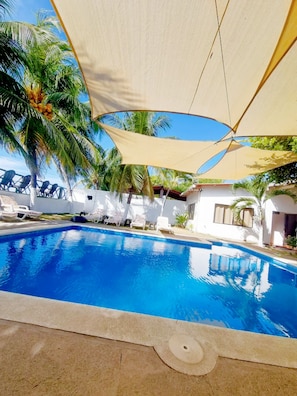 Pool - Peaceful 4-bedroom beach house with AC and private pool (Jucuaran)