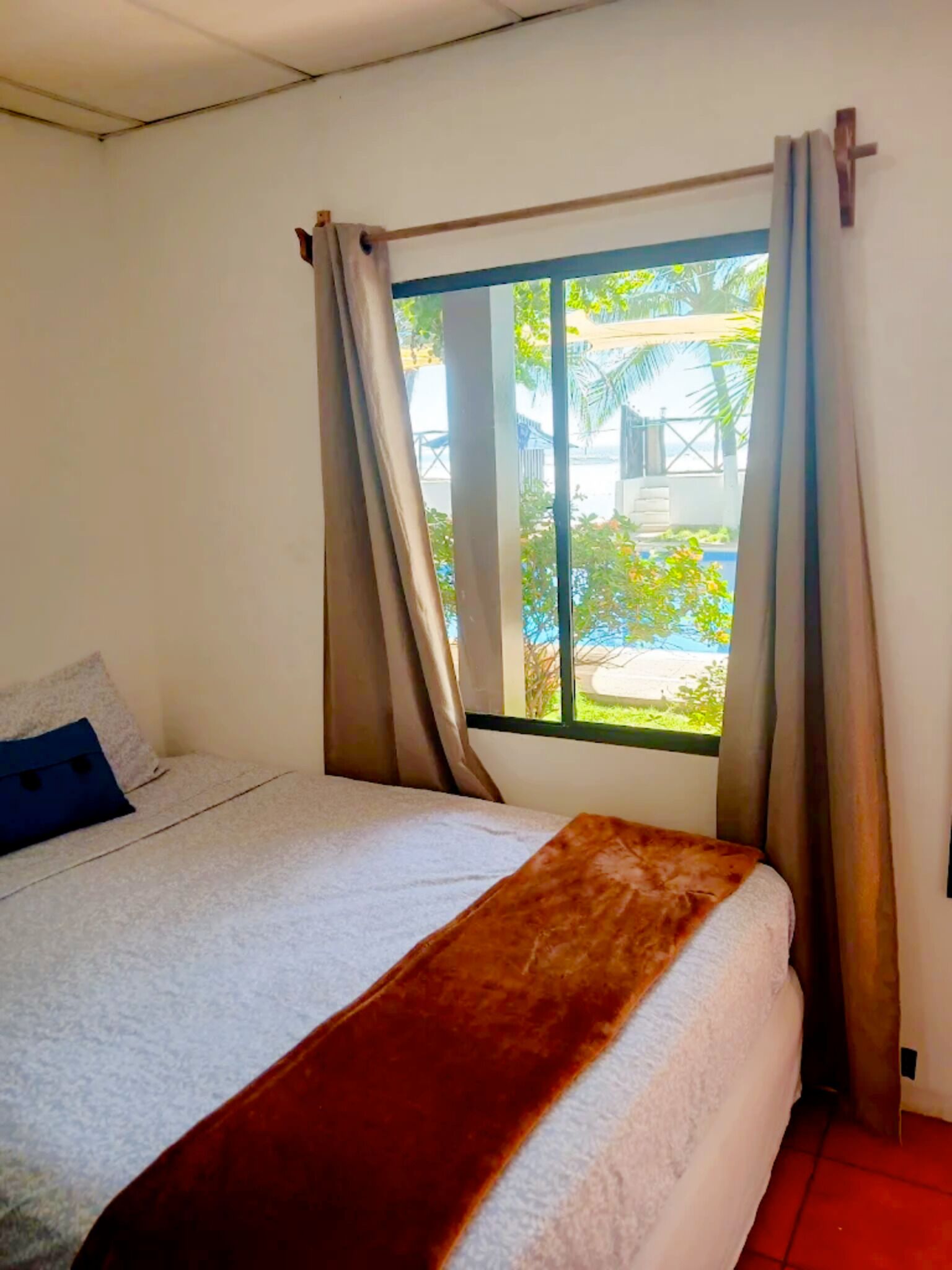 4 bedrooms, WiFi, bed sheets