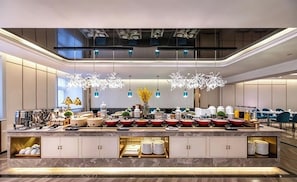 Desayuno buffet todos los días (con cargo)