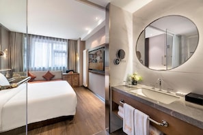 Basic Twin Room | Bathroom | Slippers - Crystal Hotel Beijing Tiananmen WFJ (Beijing)