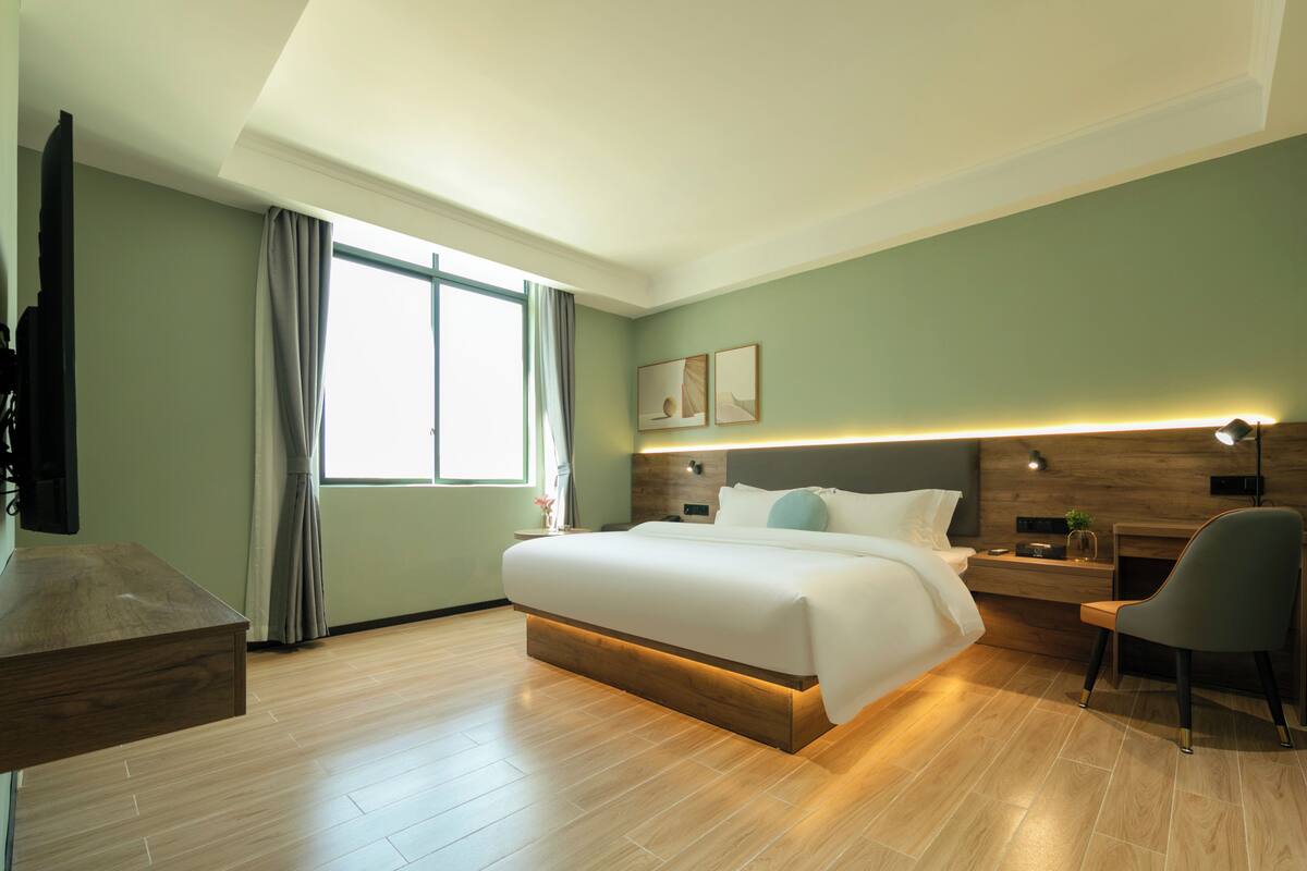 Superior Double Room, City View | Desk, laptop workspace, blackout curtains, soundproofing