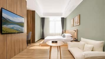 Japanese-style Double Room, City View | Desk, laptop workspace, blackout drapes, soundproofing