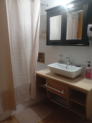 Bathroom - Olympian sunrise balcon/two-story,cosy apartment in Litochoro (Litochoro)