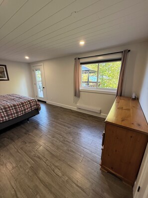 3 bedrooms, WiFi (free), bed sheets