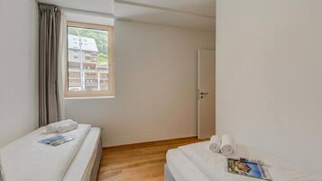 2 bedrooms