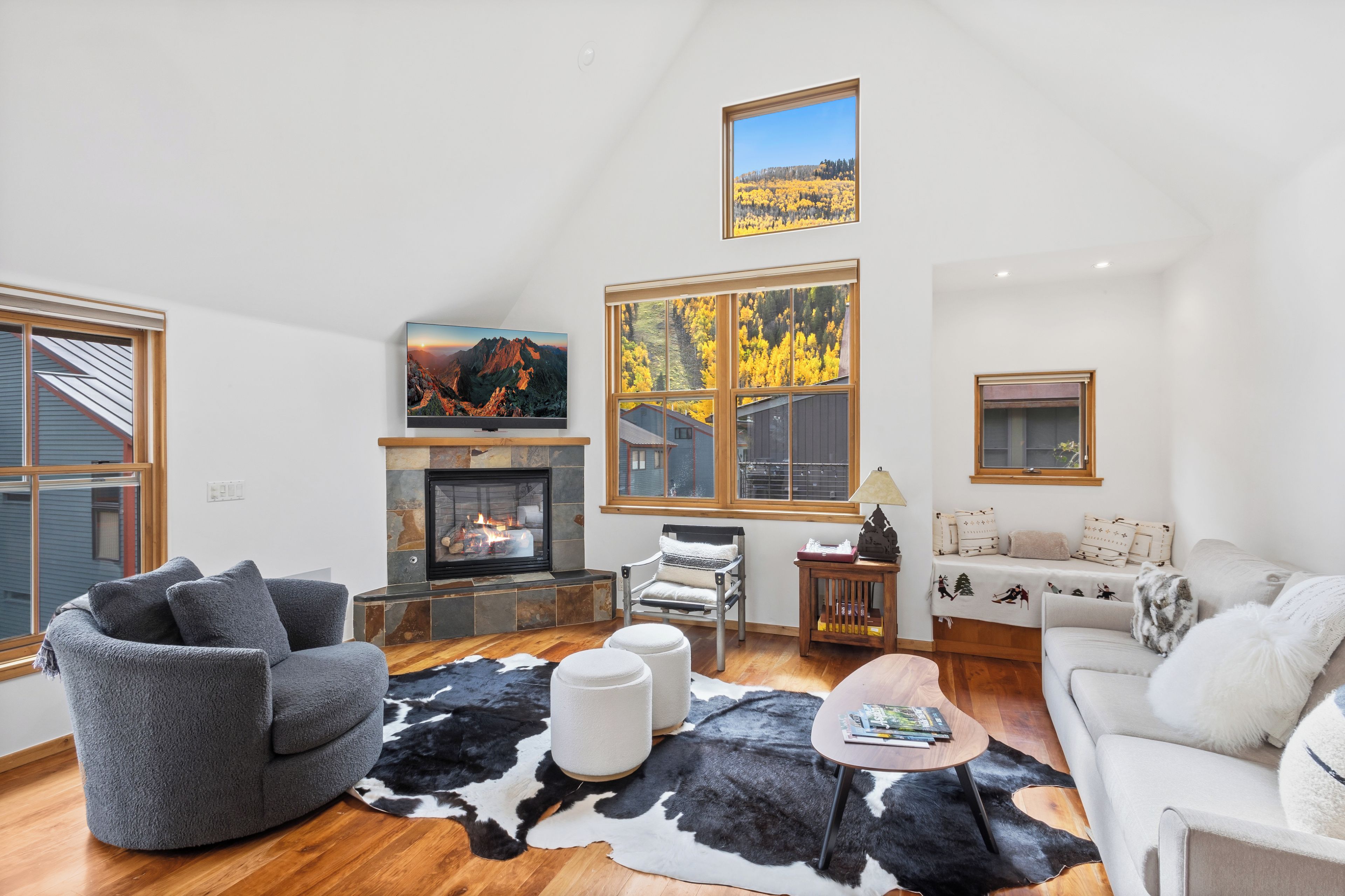 Welcome to Owl Meadows 25! Spacious mountain home with vaulted ceilings, a gas fireplace, and adventure just outside your door.