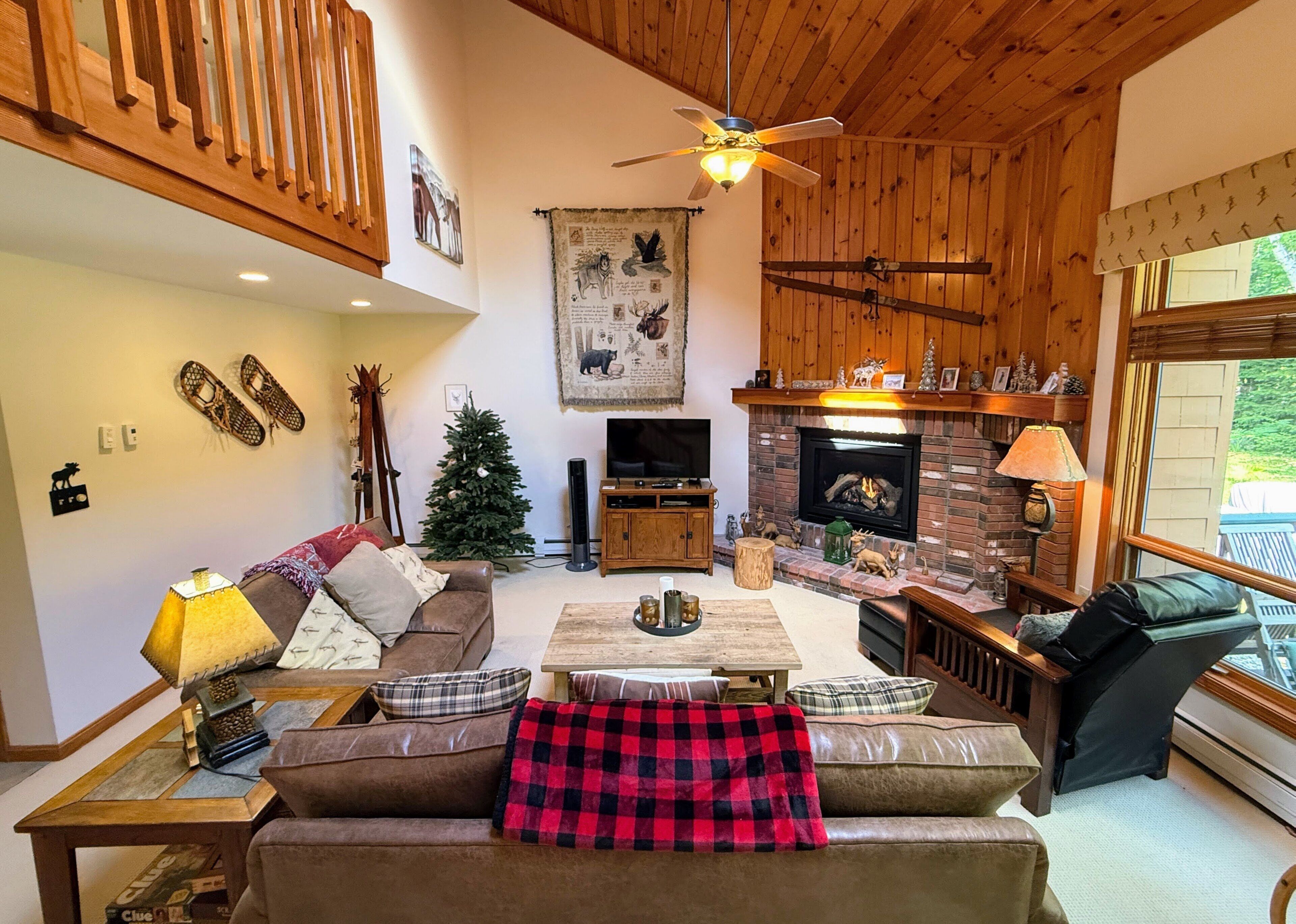Smart TV, fireplace, DVD player