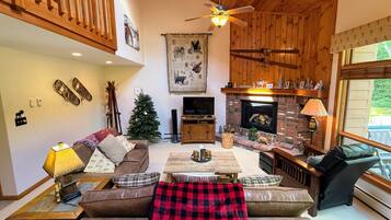 Smart TV, fireplace, DVD player
