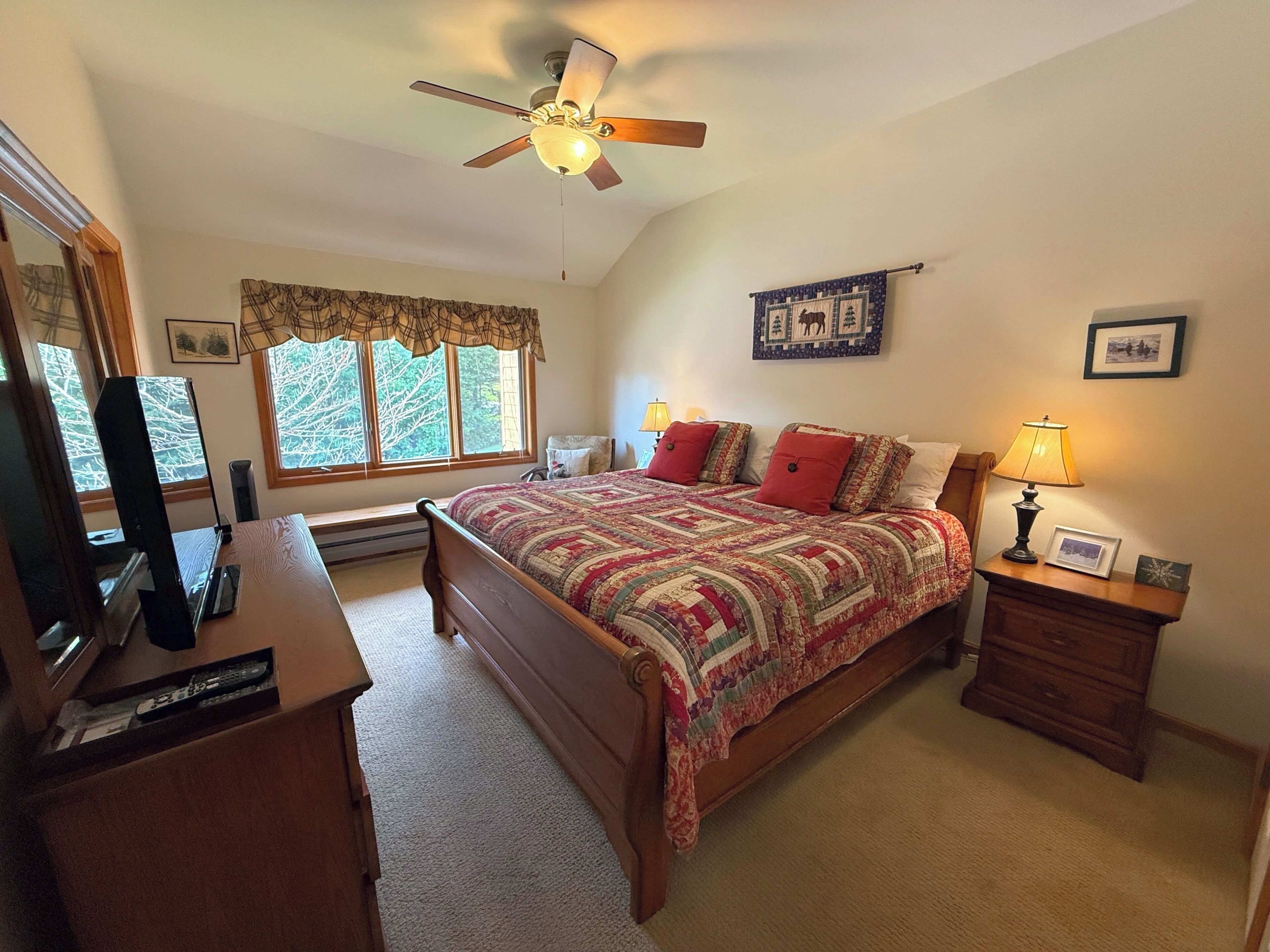2 bedrooms, iron/ironing board, WiFi (free), bed sheets