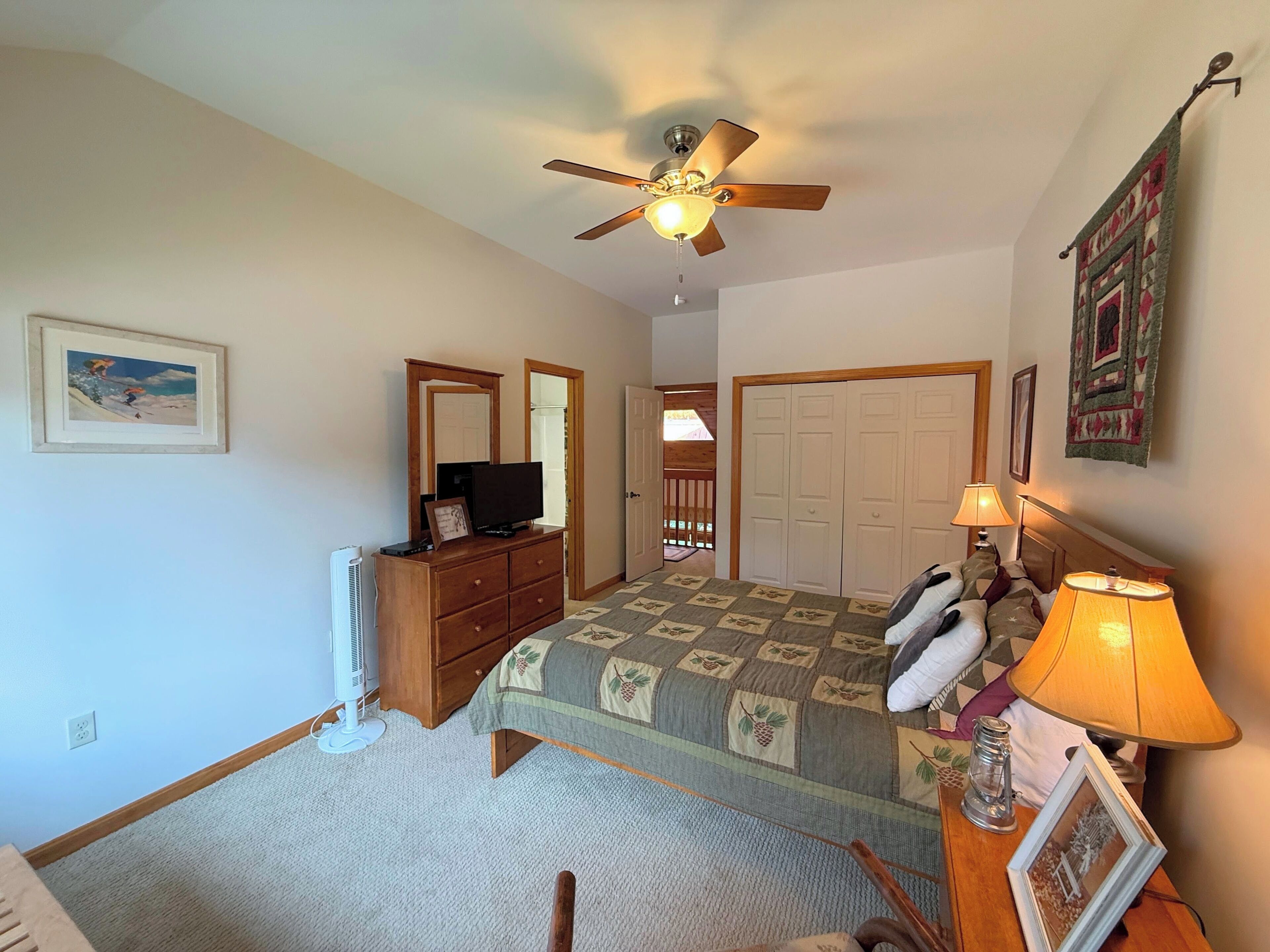 2 bedrooms, iron/ironing board, WiFi (free), bed sheets