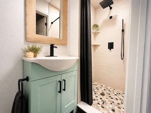 Bathroom - The Nest-Lake Sumner (Clermont)