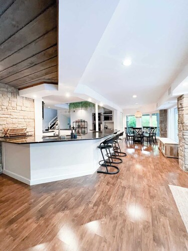 Luxury  Villa w/ Pool, Max Amenities