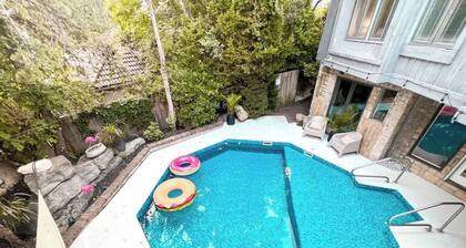 Luxury Villa w/ Pool, Max Amenities