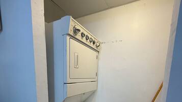 Apartment, Balcony, Mountain View | Bathroom sink