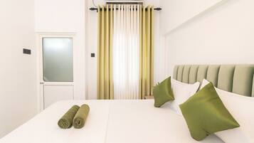 Deluxe Double Room, Balcony, Garden View