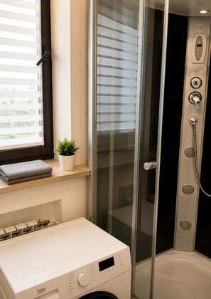 Bathroom - Prime Sluzew Guest House (Warszawa)