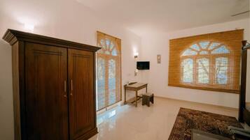 Chambre Double Deluxe, balcon, vue jardin | Intérieur