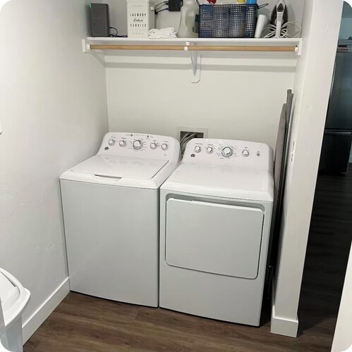 Newly remodeled spacious 4bed/3 bath with self check-in