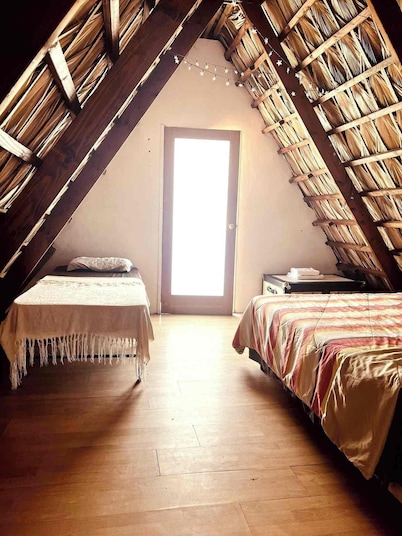 "El Nirvana" Oceanfront Cabin: Surf & Desert