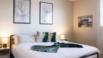 3 bedrooms, iron/ironing board, travel cot, WiFi
