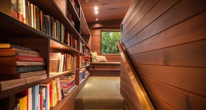 Ultimate Secluded Hideaway - Pekepeke Luxury Farm Cabin