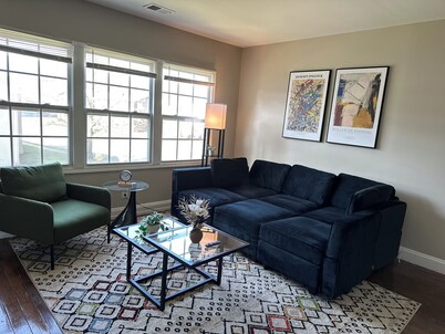 Birmingham 1BR Getaway Suite Near UAB with Parking